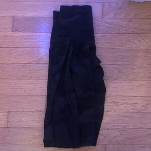 CAMO LULULEMON 25INCH LEGGINGS